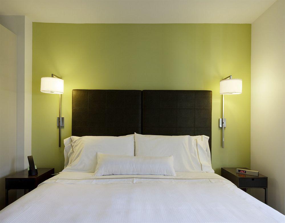Element Times Square West Hotel Ню Йорк Стая снимка